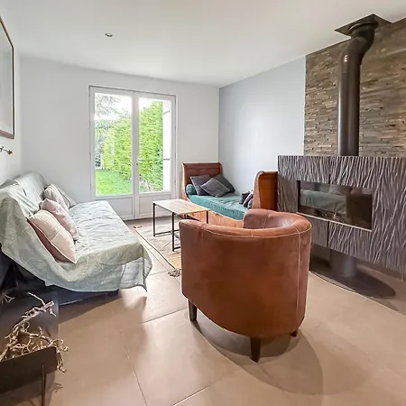 De L'orme Maison Lumineuse Avec Jardin Holiday home *