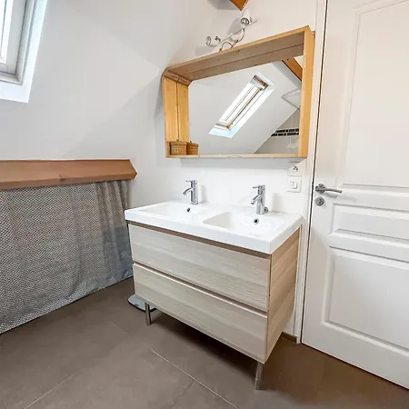 De L'orme Maison Lumineuse Avec Jardin Holiday home